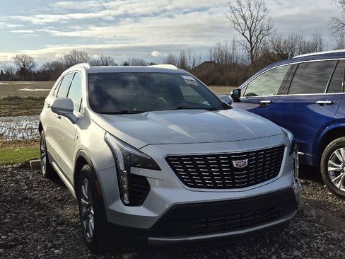 Used 2020 Cadillac XT4 Premium Luxury image 2