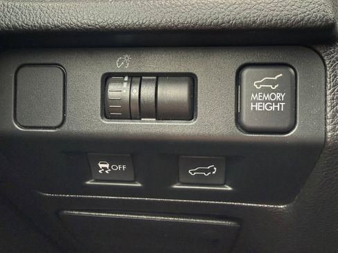 Used 2015 Subaru Forester 2.5i Limited image 14