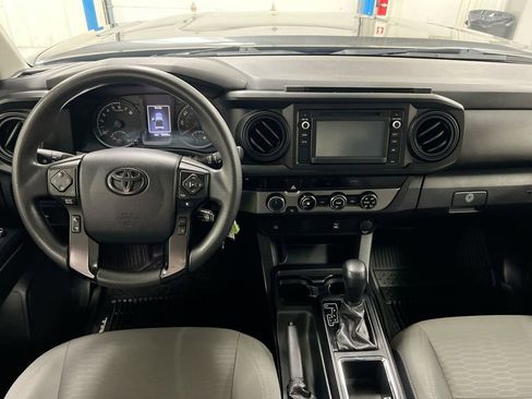 Used 2018 Toyota Tacoma SR w/ SR Convenience Package image 10