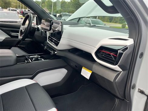 New 2025 Chevrolet Silverado EV RST image 34