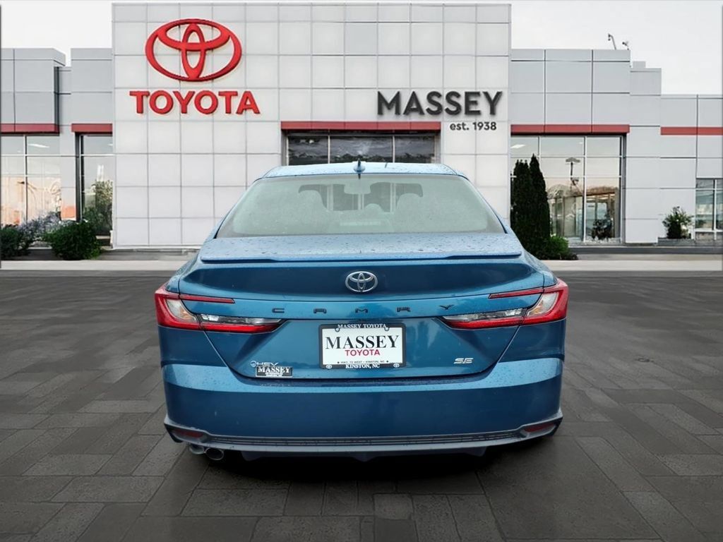 Used 2025 Toyota Camry SE FWD image 4