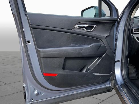 Used 2025 Kia Sportage LX FWD image 22