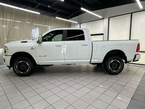 Used 2026 RAM 2500 Laramie AWD/4WD image 9