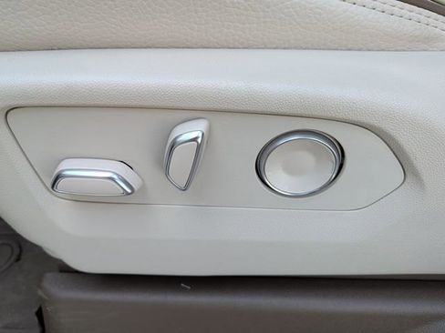 Used 2024 GMC Yukon Denali image 18