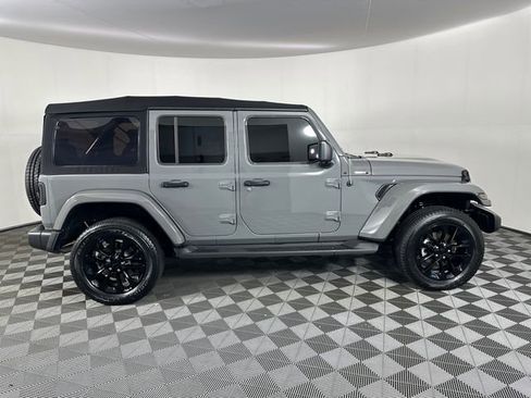Used 2023 Jeep Wrangler Unlimited Sahara w/ Cold Weather Group AWD/4WD image 10