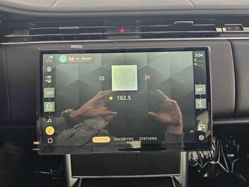 New 2025 Land Rover Range Rover SE image 25