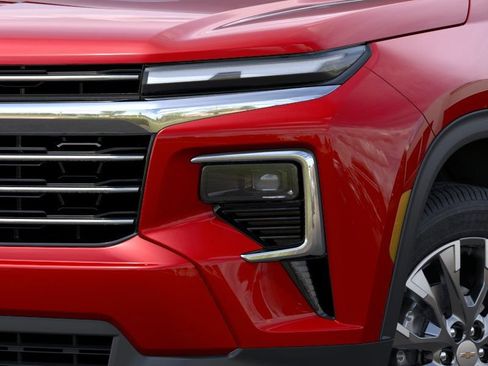New 2026 Chevrolet Traverse LT w/ Sun and Wheel Package FWD image 13