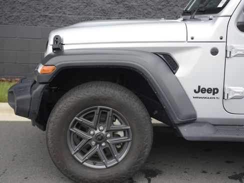 Used 2024 Jeep Wrangler Unlimited Sport AWD/4WD image 36