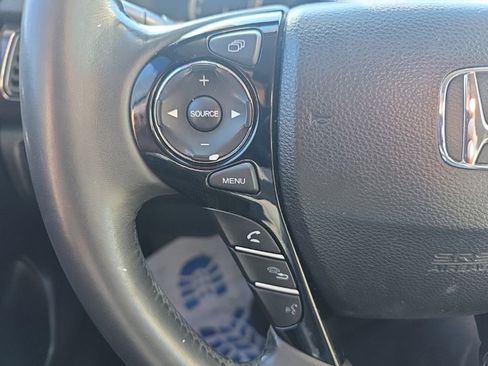 Used 2017 Honda Accord Touring image 25