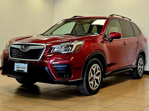 Used 2019 Subaru Forester Premium w/ All-Weather Package image 3