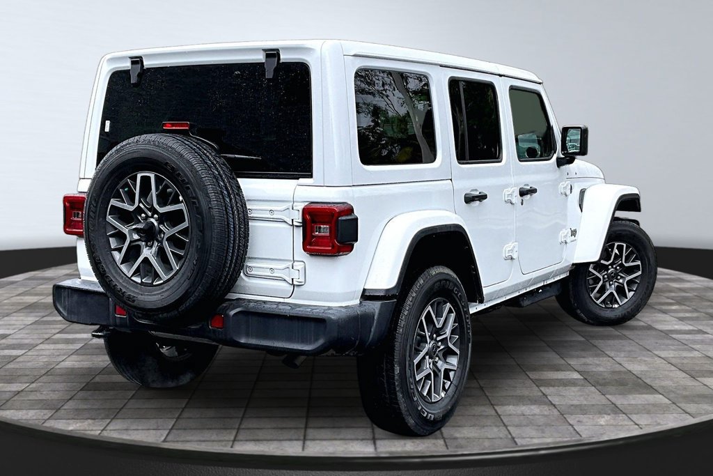 Used 2026 Jeep Wrangler Unlimited Sahara AWD/4WD image 22