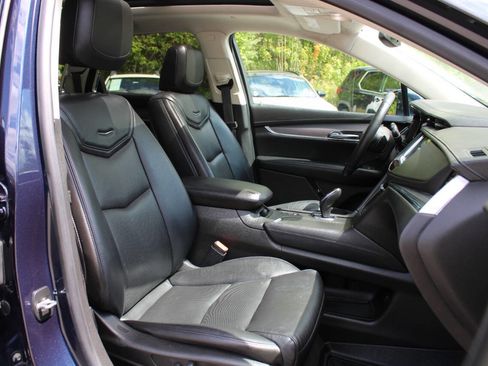 Used 2017 Cadillac XT5 Luxury w/ Driver Awareness Package AWD/4WD image 31