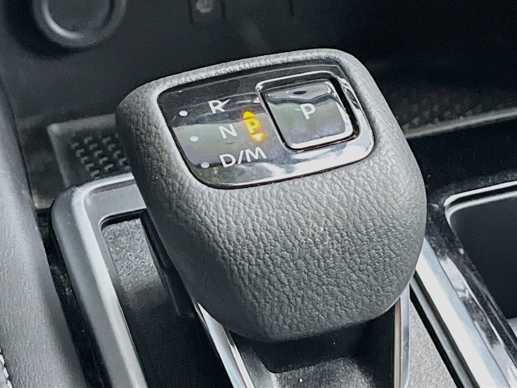 Used 2025 Nissan Pathfinder Platinum w/ Cargo Package AWD/4WD image 17