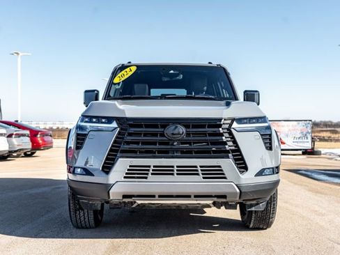 Used 2024 Lexus GX 550 AWD/4WD image 2