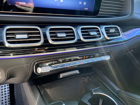 Used 2024 Mercedes-Benz GLS 450 450 w/ AMG Line Exterior image 89