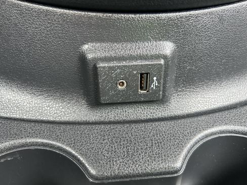 Used 2017 Nissan Versa SV image 26