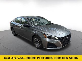 Used 2025 Nissan Altima 2.5 SV FWD video 1