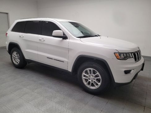 Used 2018 Jeep Grand Cherokee Laredo RWD image 11