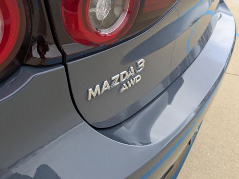 Used 2023 MAZDA MAZDA3 s image 24