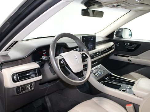 Used 2023 Lincoln Aviator Reserve w/ Equipment Group 201A AWD/4WD image 23