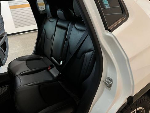 Used 2025 Jeep Compass Trailhawk AWD/4WD image 39
