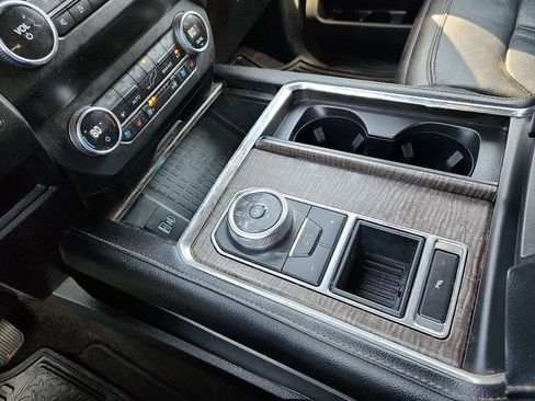 Used 2021 Ford Expedition Max Limited image 24