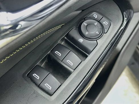 Used 2025 Chevrolet Trax LT FWD image 20