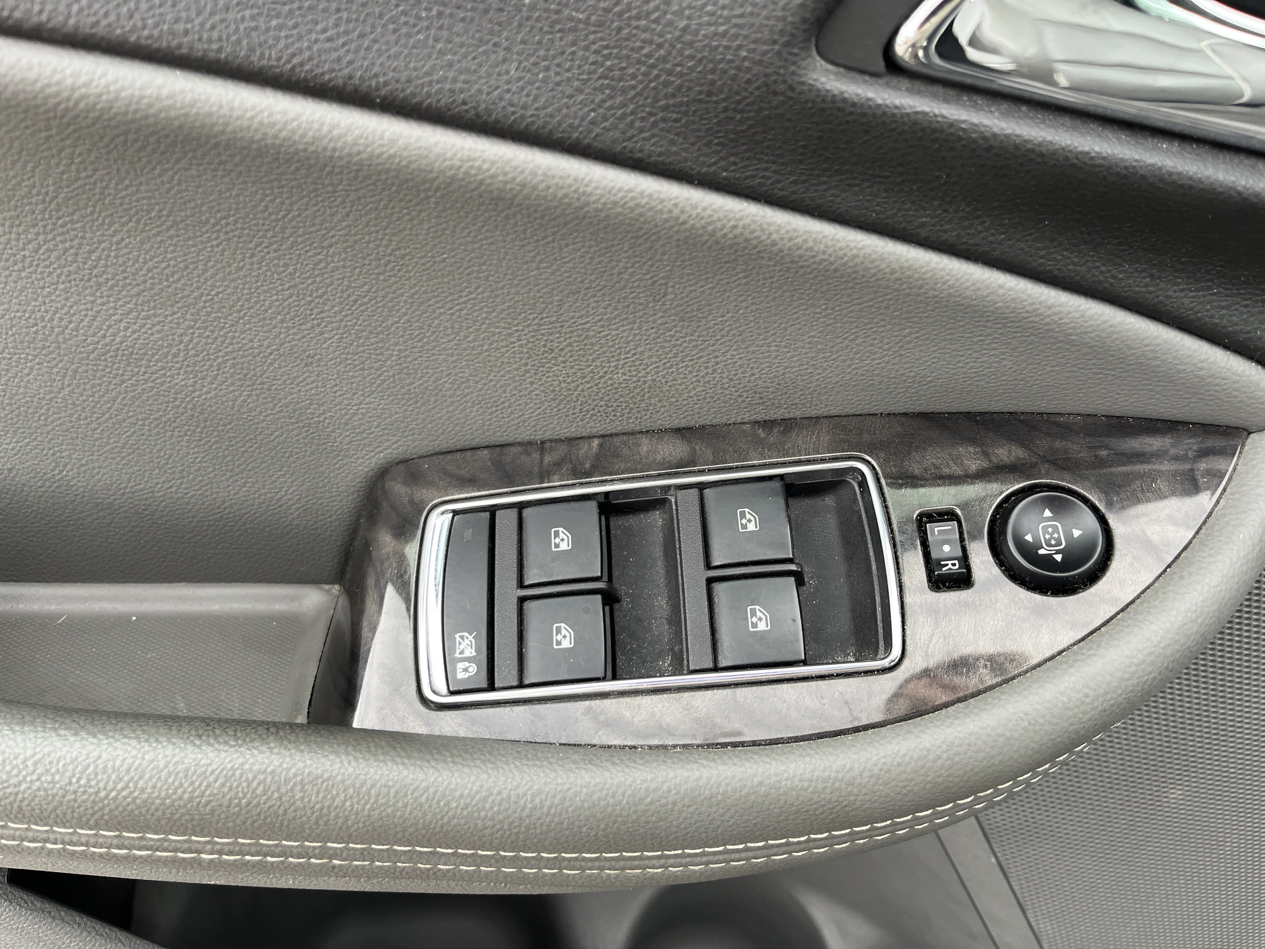 Used 2015 Chevrolet Impala LTZ FWD image 20