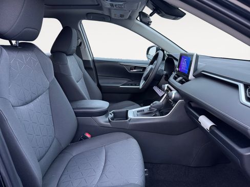 New 2025 Toyota RAV4 XLE image 17