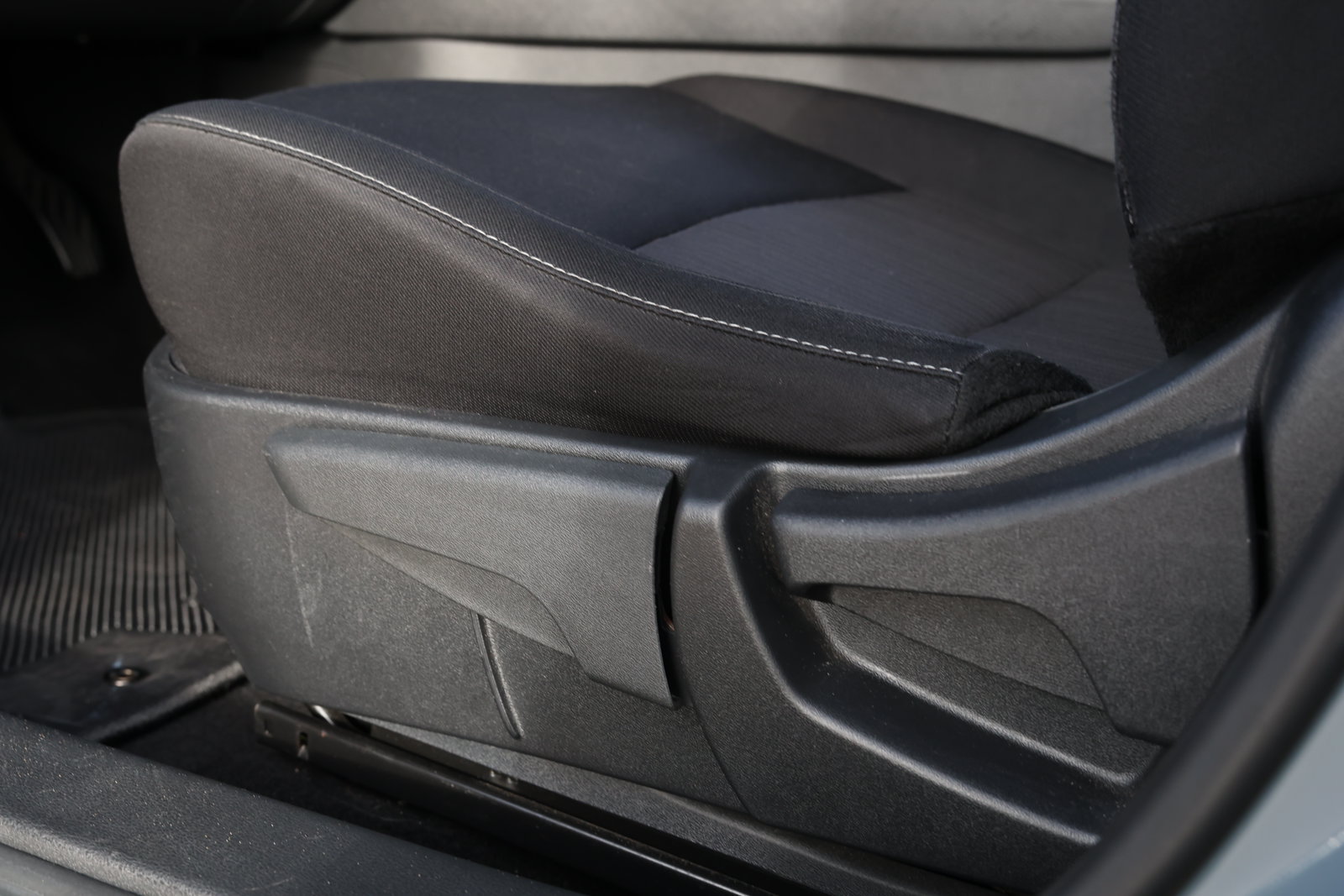 Used 2024 Nissan Sentra SV FWD image 27