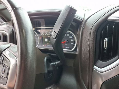 Used 2021 Chevrolet Silverado 1500 LTZ w/ Technology Package AWD/4WD image 15