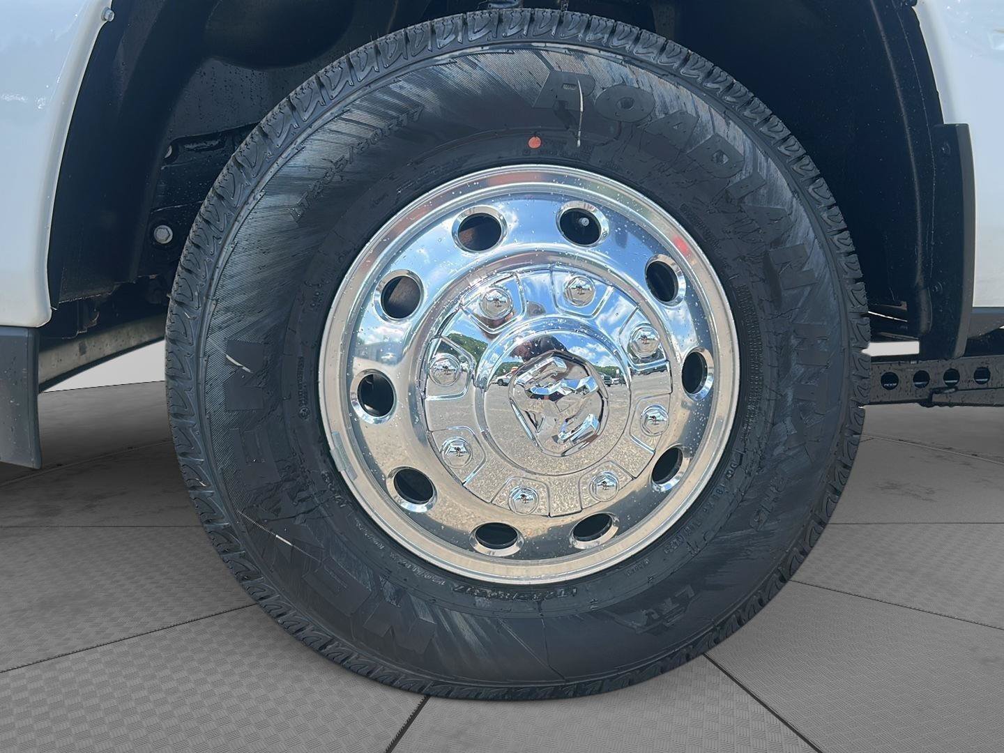 New 2026 RAM 3500 Big Horn AWD/4WD image 15