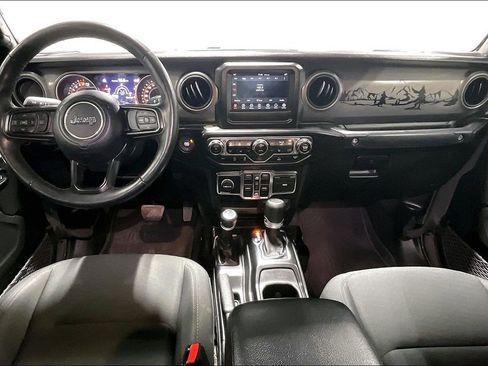 Used 2022 Jeep Gladiator Willys image 18