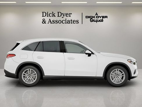 Used 2026 Mercedes-Benz GLC 300 image 6