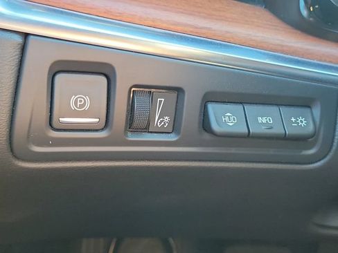 Certified 2024 Cadillac XT5 Premium Luxury w/ Technology Package AWD/4WD image 22