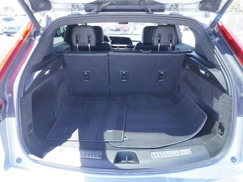 Used 2025 Cadillac XT4 Premium Luxury FWD image 8