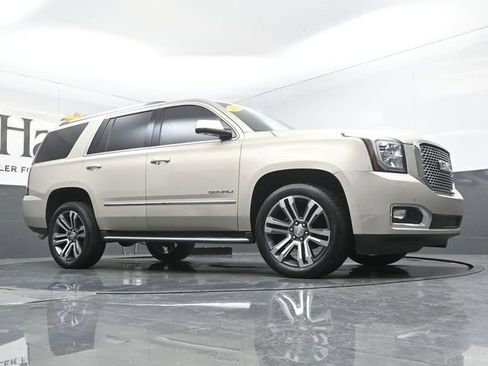 Used 2017 GMC Yukon Denali w/ Open Road Package AWD/4WD image 2