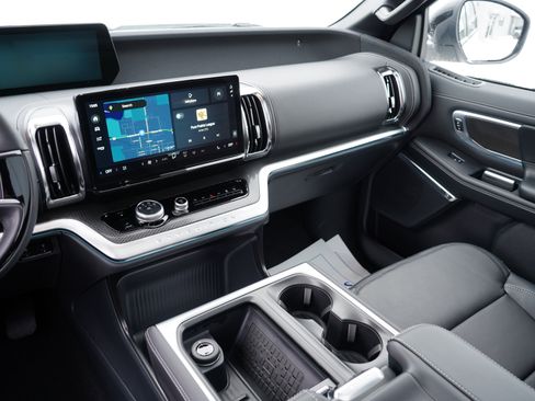 New 2025 Ford Expedition Platinum w/ Stealth Performance Package image 23