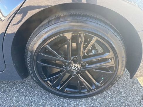 Used 2025 Toyota Camry SE image 10