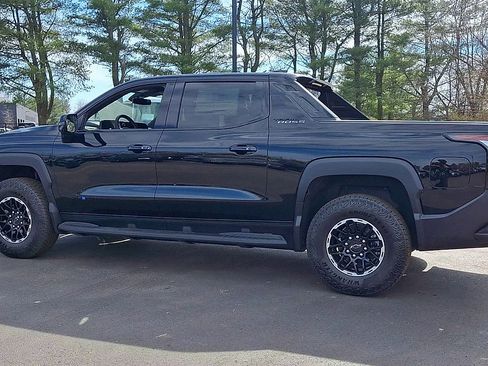 New 2026 Chevrolet Silverado EV Trail Boss image 8