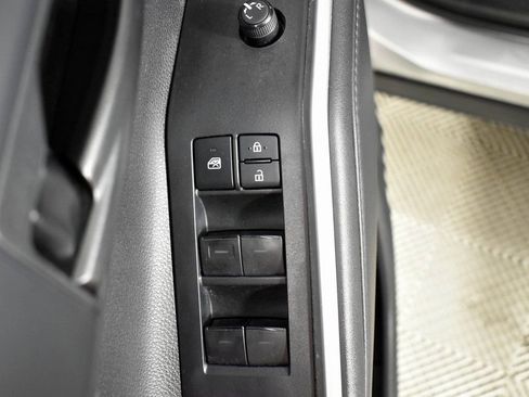 Certified 2022 Toyota Highlander LE image 10