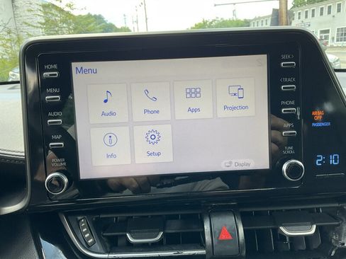 Used 2019 Toyota C-HR LE FWD image 18