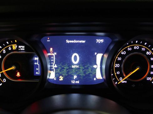 New 2025 Jeep Gladiator Sport image 10