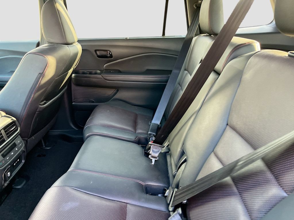 Used 2024 Honda Passport Black Edition image 25