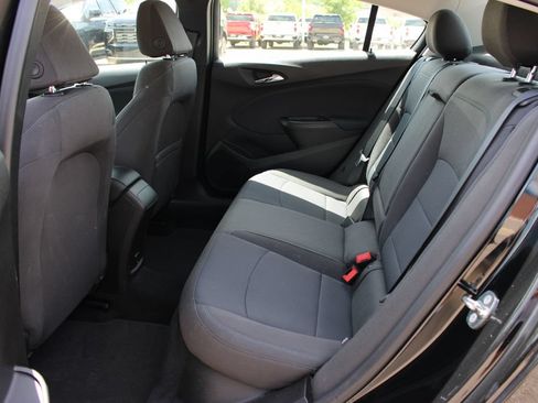 Certified 2018 Chevrolet Cruze LT FWD image 31