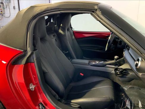 Used 2023 MAZDA MX-5 Miata Grand Touring RWD image 8
