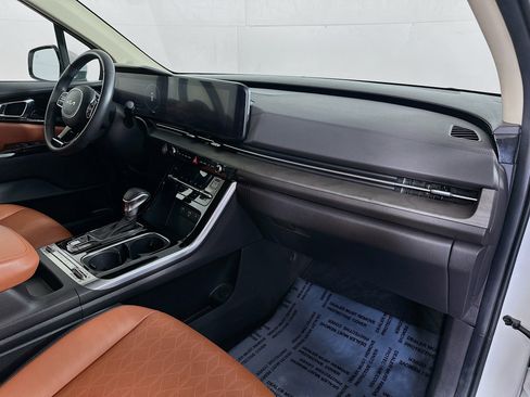 Used 2024 Kia Carnival SX FWD image 30