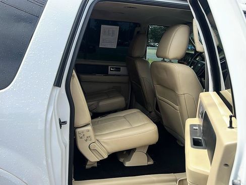 Used 2017 Ford Expedition EL XLT w/ Equipment Group 202A RWD image 31