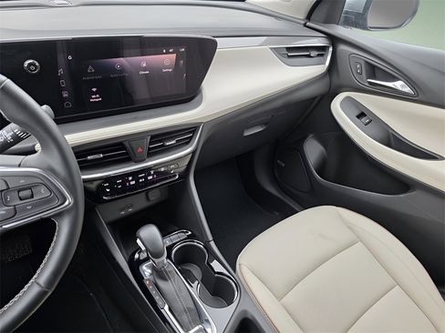 Used 2024 Buick Encore GX Avenir w/ Avenir Convenience Package image 31