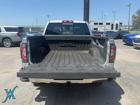 Used 2018 GMC Sierra 1500 SLT AWD/4WD image 40
